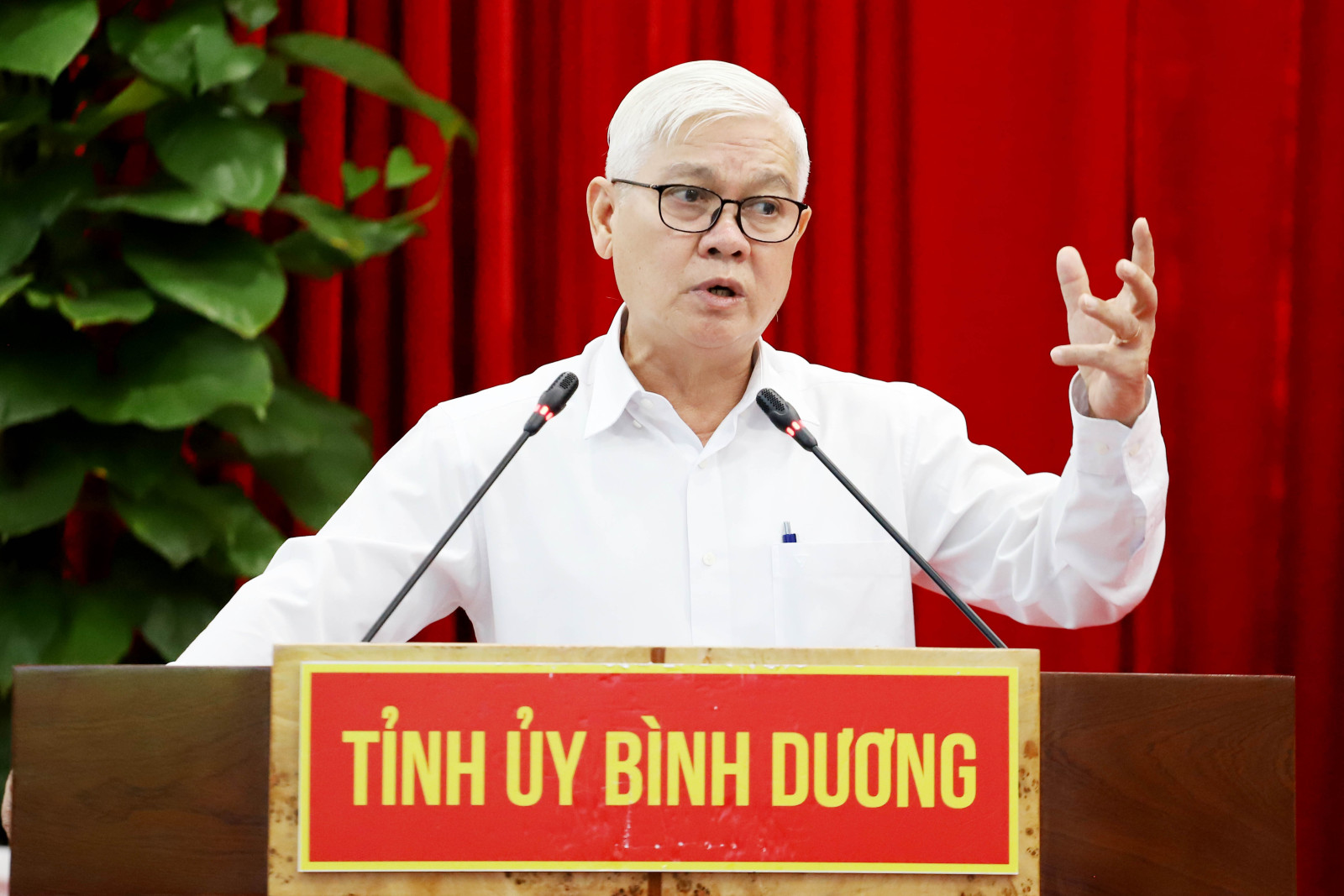 Phát biểu kết luận hội nghị, đồng chí Nguyễn Văn Lợi cho biết quan điểm của Tỉnh ủy là phải đột phá và tăng tốc mạnh mẽ hơn trong phát triển.